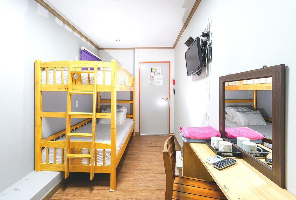 Taiwan Hostel *